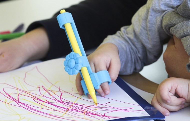 Glifo Writing Aid for Kids – ENABL3D.ME