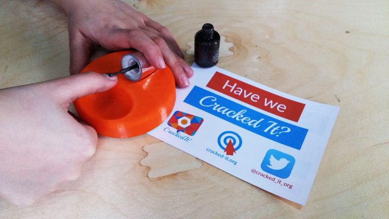 3d printed Nail_varnish_holder 1